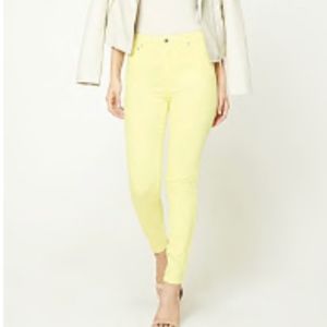 Forever21 skinny jeans!!! Light yellow. New no tag